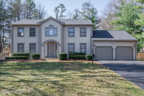 633 Salvia Ln, Schenectady, NY 12303