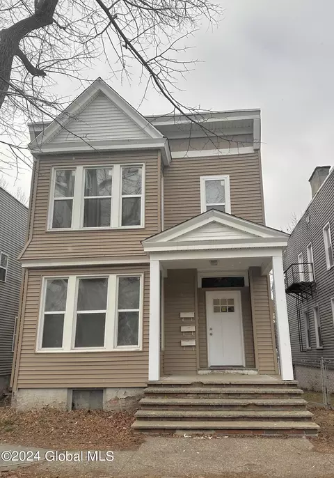 141 6th Ave, Troy, NY 12180