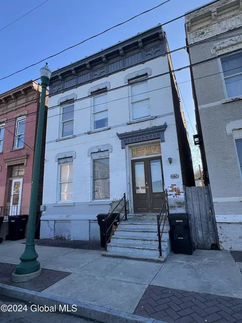 482 1st St, Troy, NY 12180