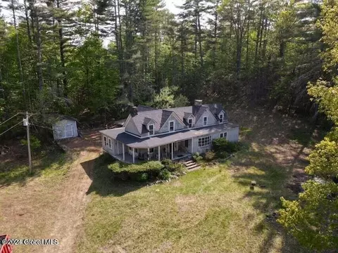 194 E Shore Dr, Adirondack, NY 12808