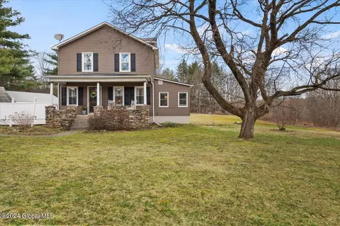 186 Blue Barns Rd, Burnt Hills, NY 12027