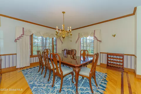 Dining - 41 Oak Tree Ln, Niskayuna, NY 12309 photo 1 of 7
