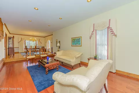 Other - 41 Oak Tree Ln, Niskayuna, NY 12309 photo 3 of 9