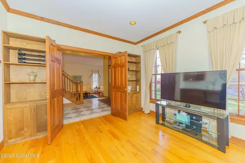 Other - 41 Oak Tree Ln, Niskayuna, NY 12309 photo 4 of 9