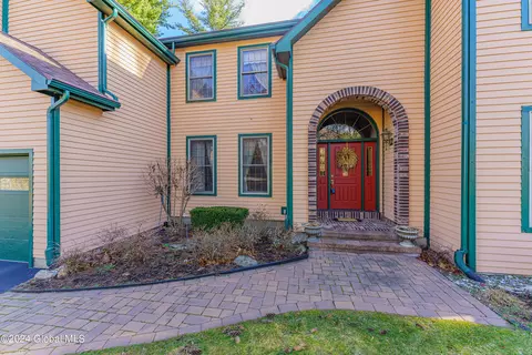 Other - 41 Oak Tree Ln, Niskayuna, NY 12309 photo 2 of 9