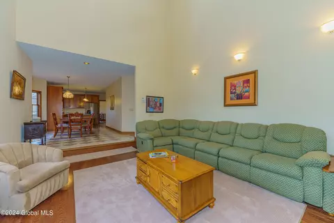 Living - 41 Oak Tree Ln, Niskayuna, NY 12309 photo 7 of 7