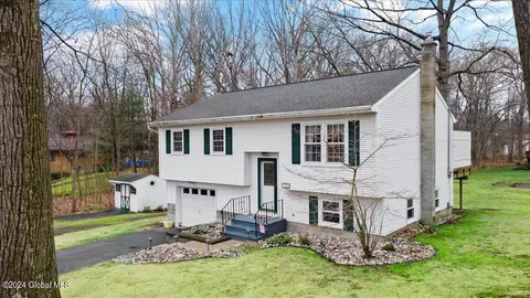 44 Upper Hillcrest Ave, Albany, NY 12203