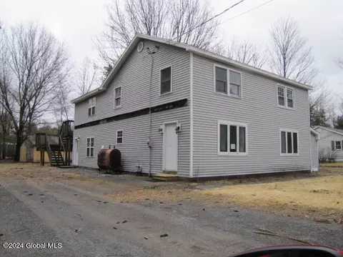 21 Ogden Rd, Queensbury, NY 12804