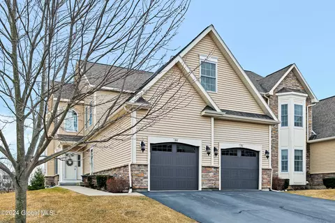 88 Beacon St, Ballston Spa, NY 12020