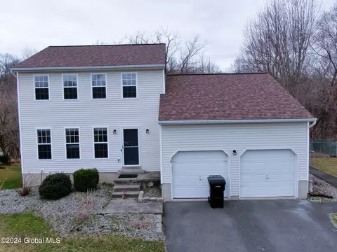 62 Wynantskill Way, Troy, NY 12180
