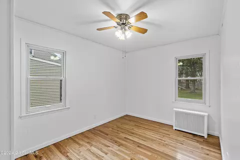 Entry Way - 301 Stoodley Place Pl, Schenectady, NY 12303 photo 2 of 5