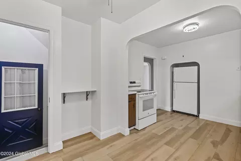 Entry Way - 301 Stoodley Place Pl, Schenectady, NY 12303 photo 5 of 5