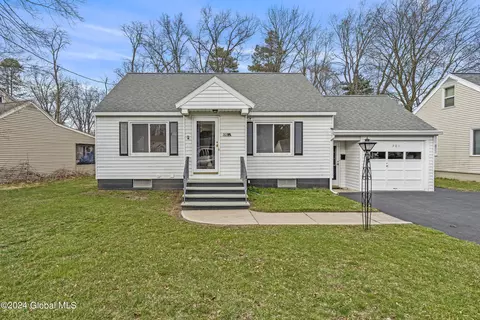 301 Stoodley Place Pl, Schenectady, NY 12303