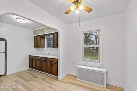 Entry Way - 301 Stoodley Place Pl, Schenectady, NY 12303 photo 4 of 5