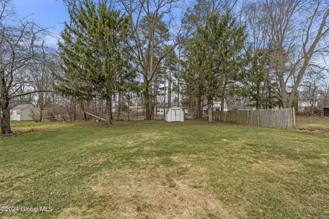 Exterior - 301 Stoodley Place Pl, Schenectady, NY 12303 photo 4 of 6
