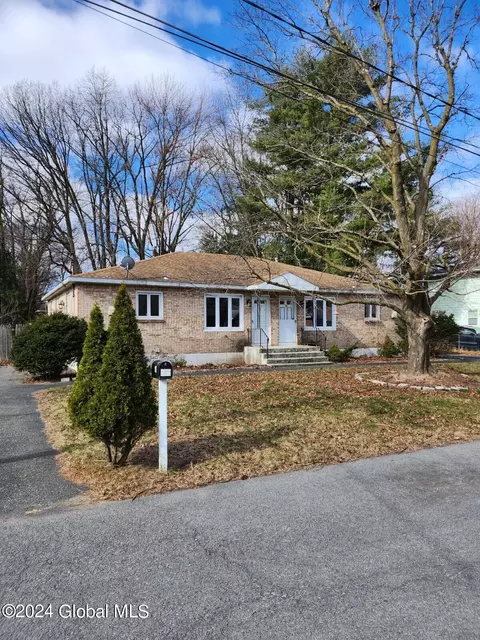 7 Van Dyke Rd, Albany, NY 12205