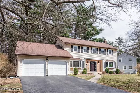 5 Plum Poppy S, Malta, NY 12020