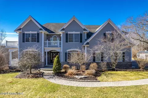 1 Hillshire Ln, Altamont, NY 12009