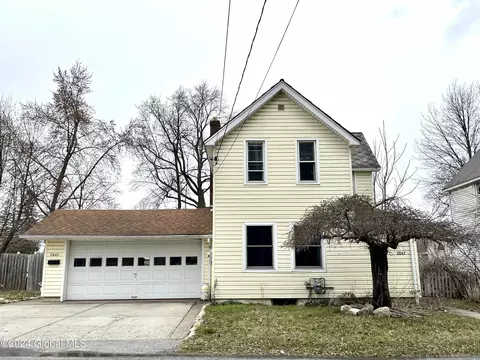 2043 Westside Ave, Rotterdam, NY 12306