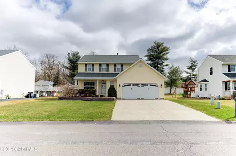 7 Gordon Ct, Rensselaer, NY 12144