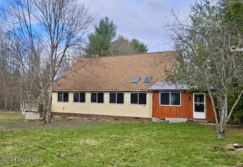 75 Kipp Rd, Parish, NY 13131