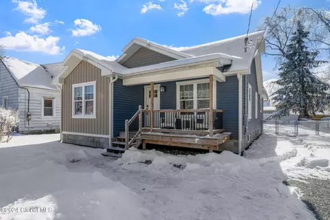 4 Sharpe Ave, Wynantskill, NY 12198