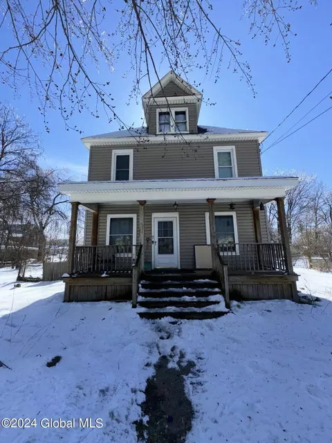 7 Gebhardt St, Schenectady, NY 12304