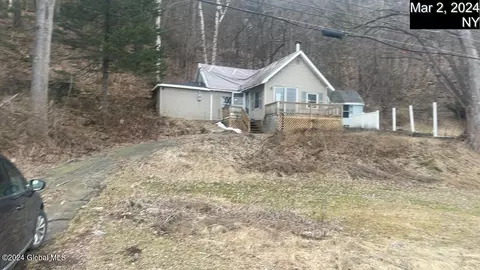 377 State Route 22, Ticonderoga, NY 12883