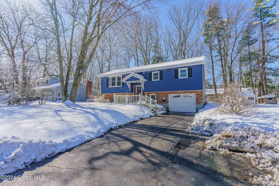Exterior - 46 Fredericks Rd, Glenville, NY 12302 photo 3 of 7