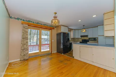 Kitchen - 46 Fredericks Rd, Glenville, NY 12302 photo 1 of 5