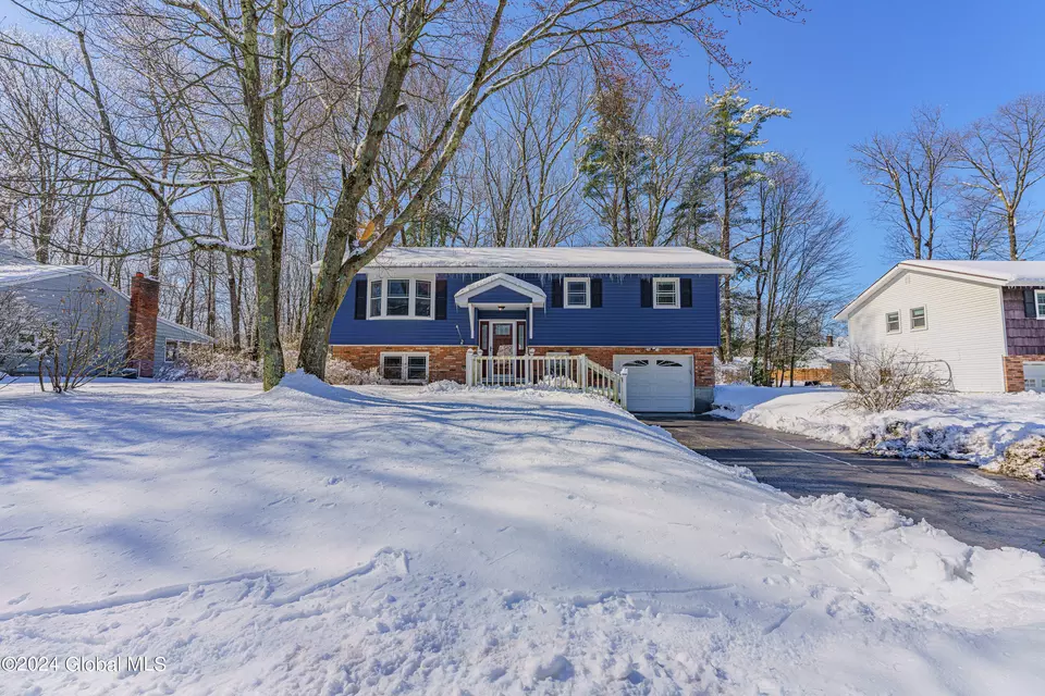 Exterior - 46 Fredericks Rd, Glenville, NY 12302 photo 1 of 7