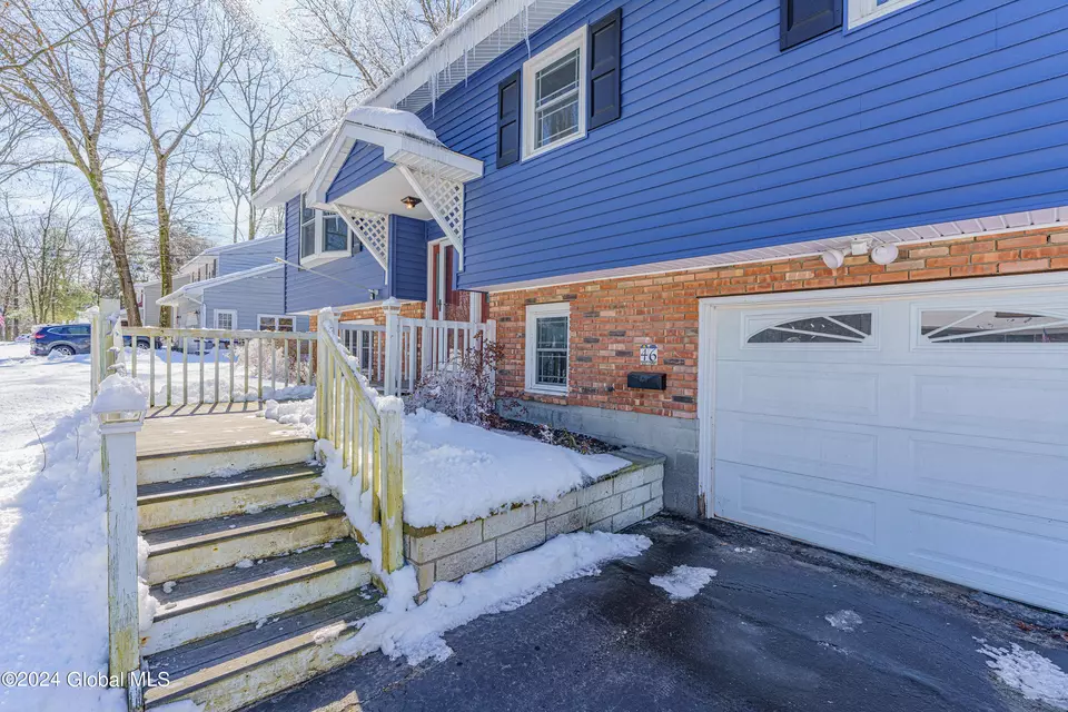 Exterior - 46 Fredericks Rd, Glenville, NY 12302 photo 4 of 7
