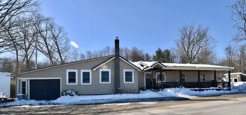 293 Fisher Rd, Fultonville, NY 12072