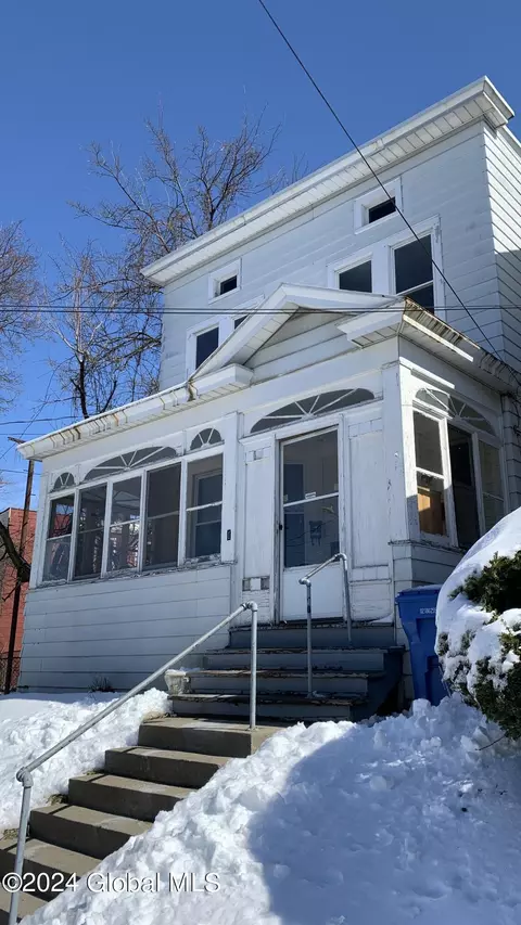 1 King Ave, Albany, NY 12206