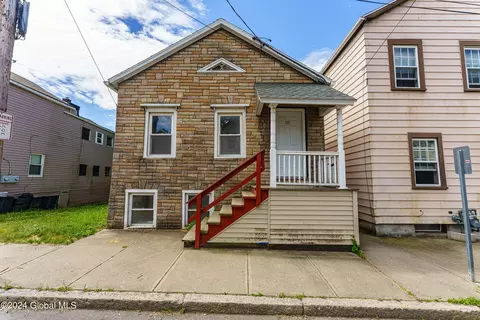 110 2nd Ave, Rensselaer, NY 12144