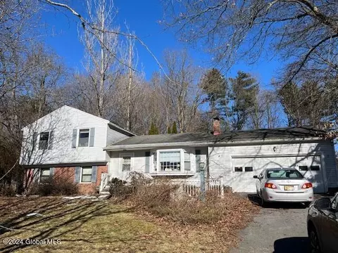 75 Meadow Dr, Queensbury, NY 12804