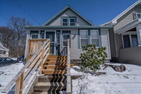 2101 Colgate Pl, Schenectady, NY 12304