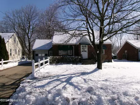 11131115 Austin Pl, Schenectady, NY 12306