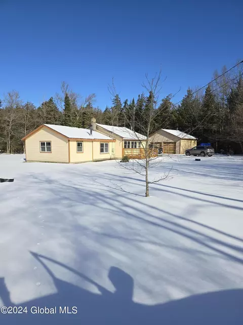37 Goodermote Rd, Petersburgh, NY 12138