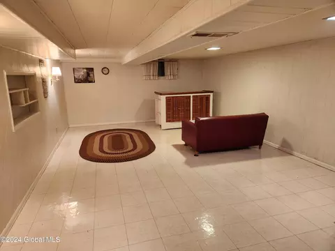 202 Marriott Ave, Schenectady, NY 12304 photo 10