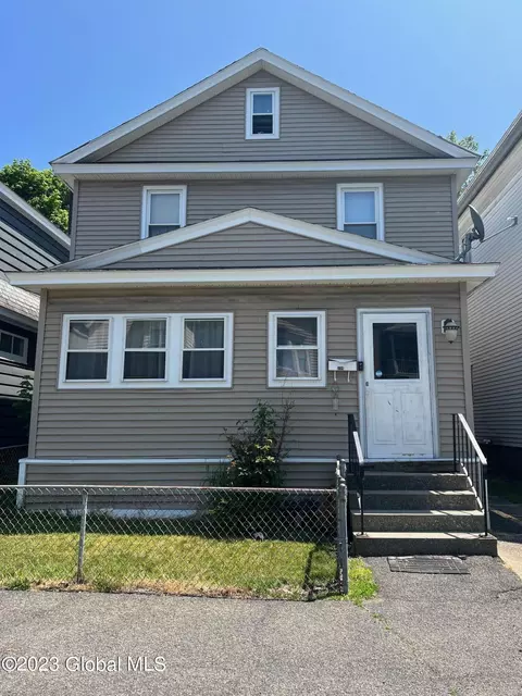 116 6th Ave, Troy, NY 12180