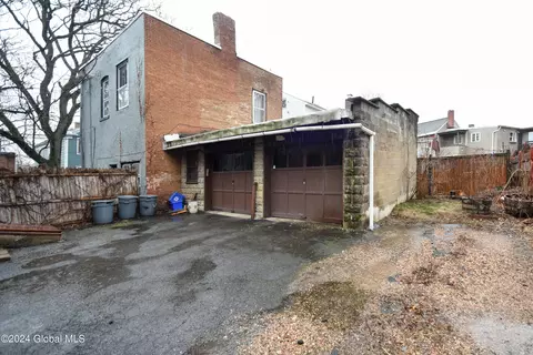 Exterior - 156 Front St, Schenectady, NY 12305 photo 6 of 13