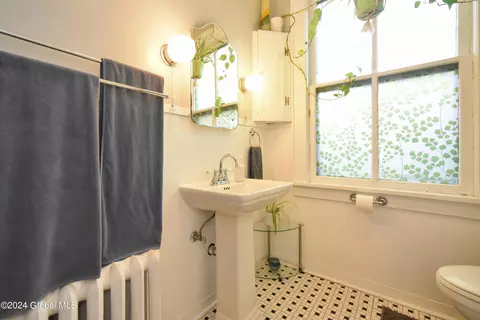 Bath - 156 Front St, Schenectady, NY 12305 photo 6 of 6