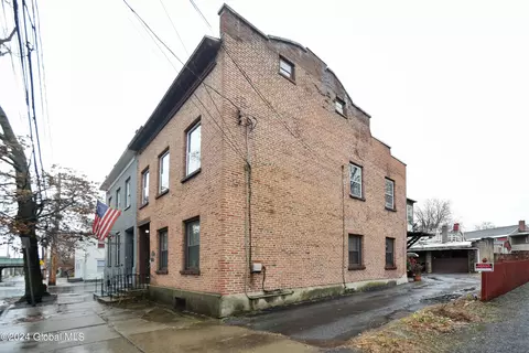 Exterior - 156 Front St, Schenectady, NY 12305 photo 3 of 13