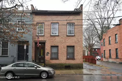 Exterior - 156 Front St, Schenectady, NY 12305 photo 4 of 13