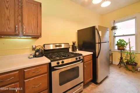 Kitchen - 156 Front St, Schenectady, NY 12305 photo 6 of 8