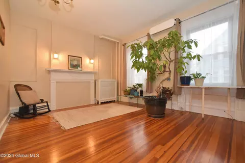 Living - 156 Front St, Schenectady, NY 12305 photo 1 of 5