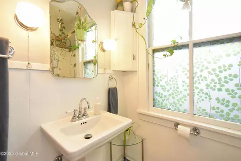 Bath - 156 Front St, Schenectady, NY 12305 photo 3 of 6