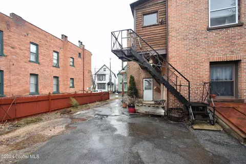 Exterior - 156 Front St, Schenectady, NY 12305 photo 7 of 13