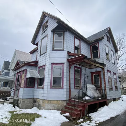7 Mason St, Johnstown, NY 12095